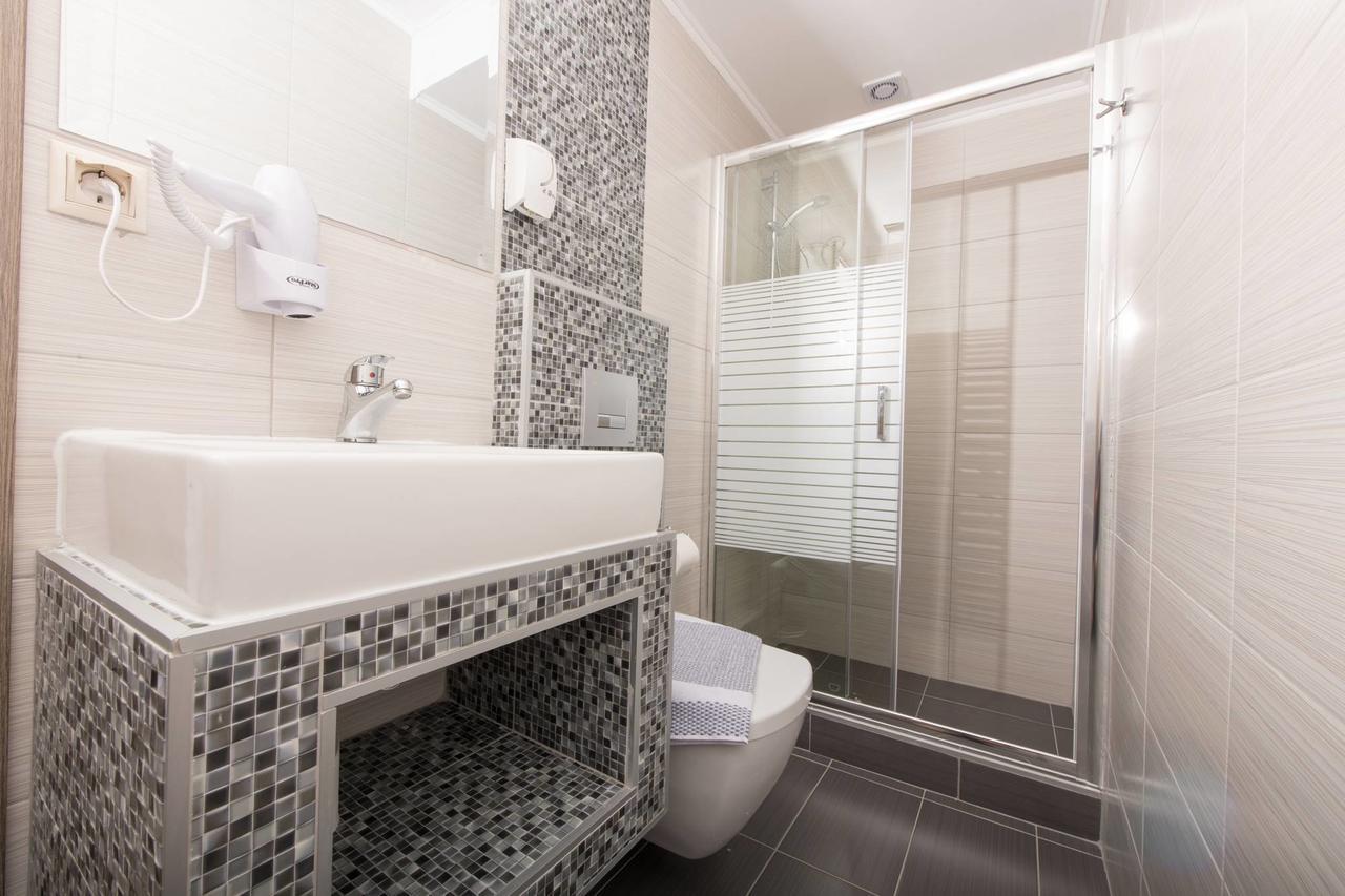 Ftery Hotell Skala Rachoni  Rum bild